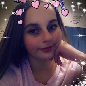 Meet your Posher, Hallie